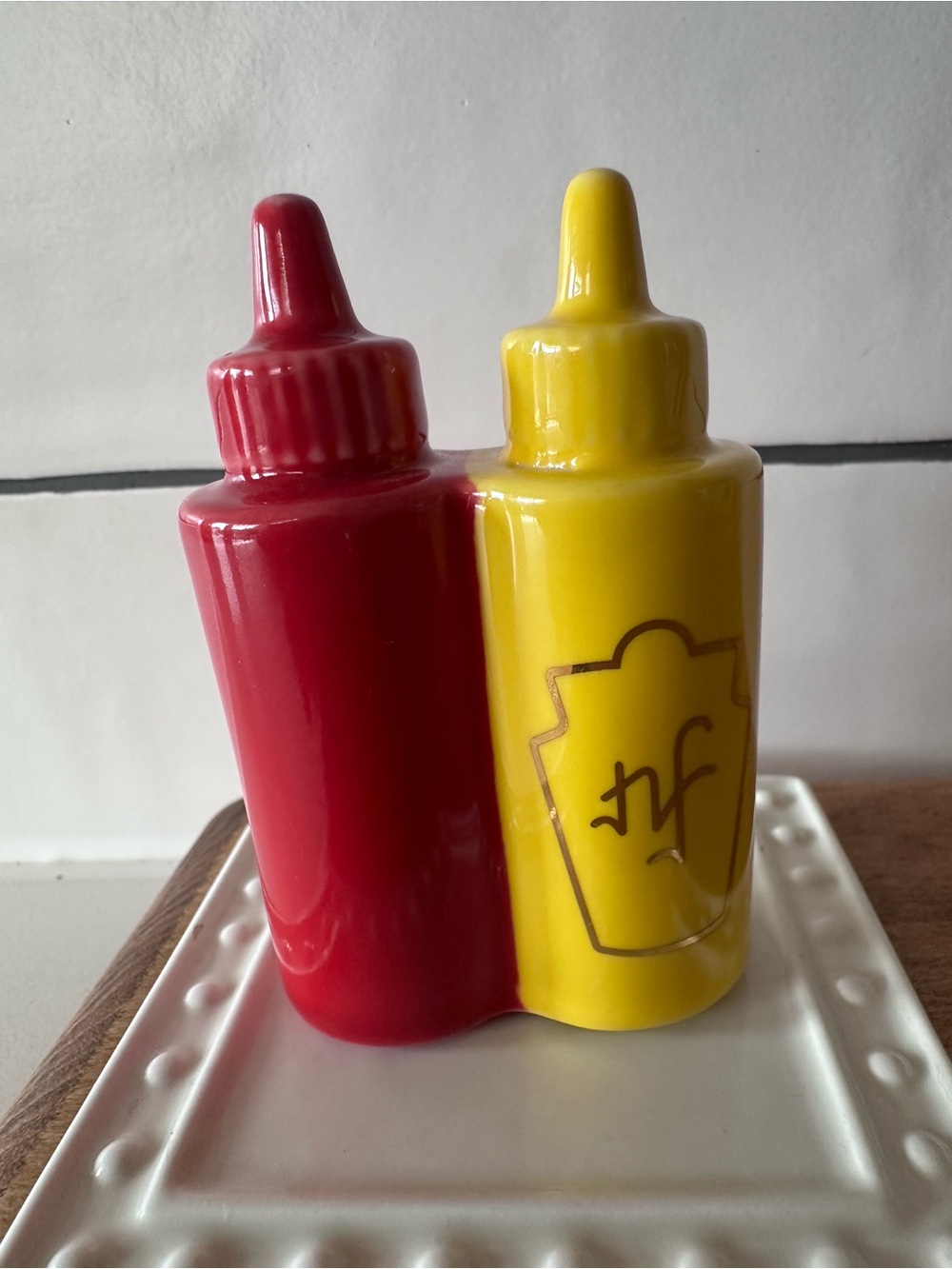 Nora Fleming main squeeze, 
ketchup & mustard mini